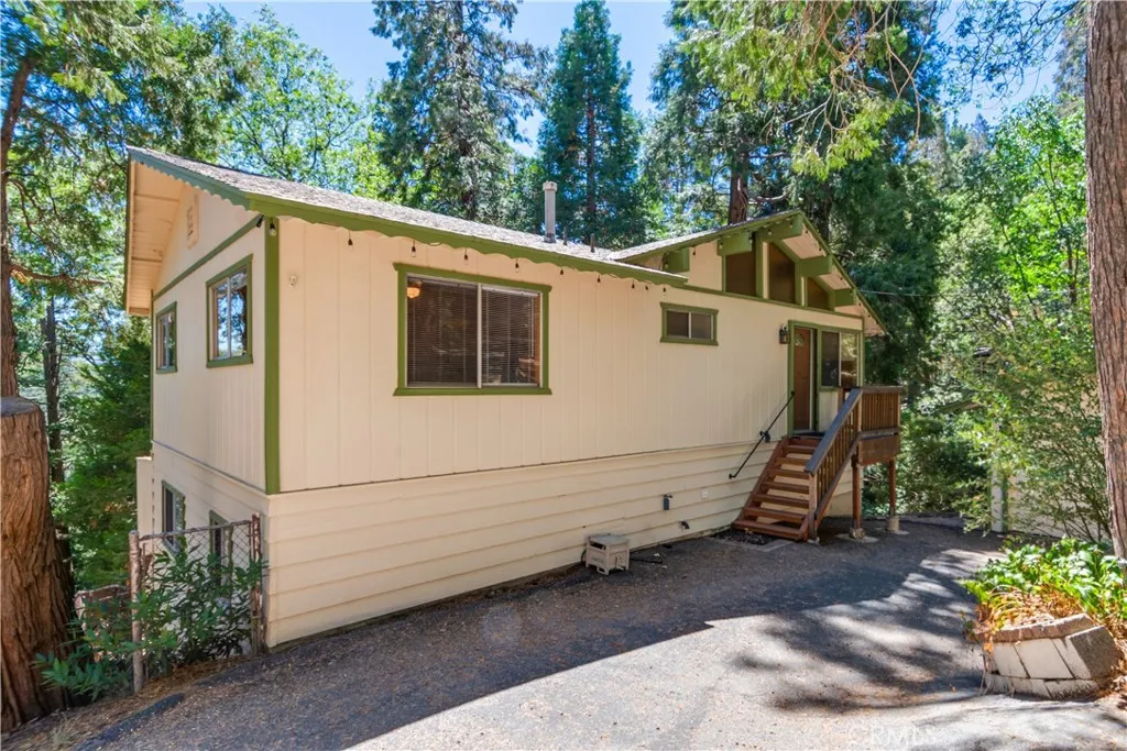 Crestline, CA 92325