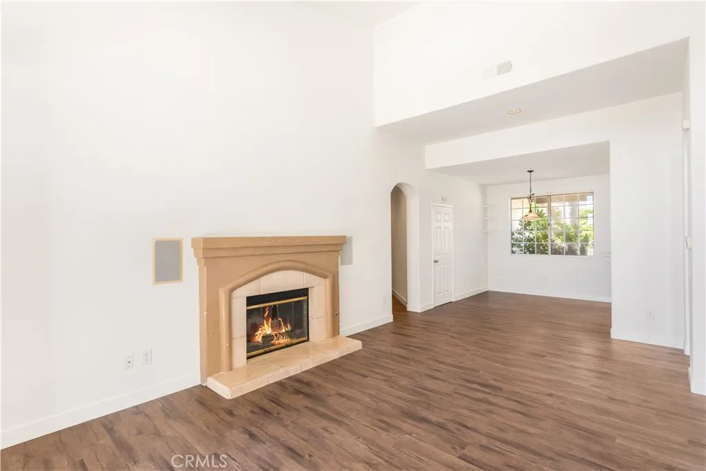 https://cdn.realtyfeed.com/cdn/127/306539661/2d30a325fae9abca035b37848c79b5e7.webp