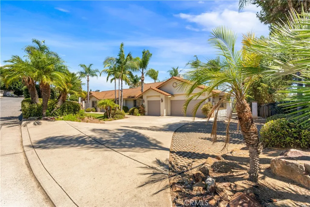 https://cdn.realtyfeed.com/cdn/127/306539661/54c31ec5427227110cc91bc9a356c9b1.webp