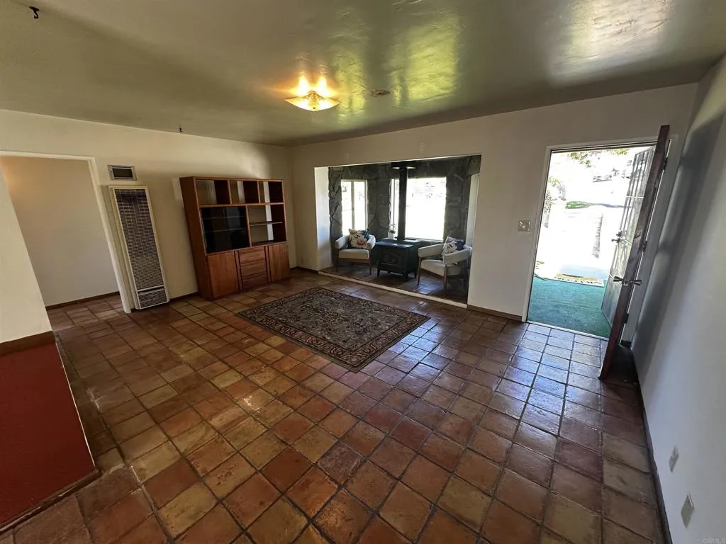 https://cdn.realtyfeed.com/cdn/127/306539695/2a9ba3e333124c96da8a9d02b3cab6d0.webp