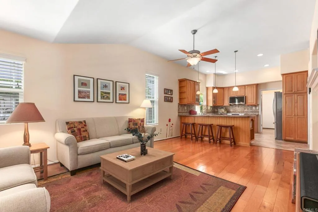 https://cdn.realtyfeed.com/cdn/127/306539737/f5ab2d04fd5628f28d2362b1dcda63a1.webp