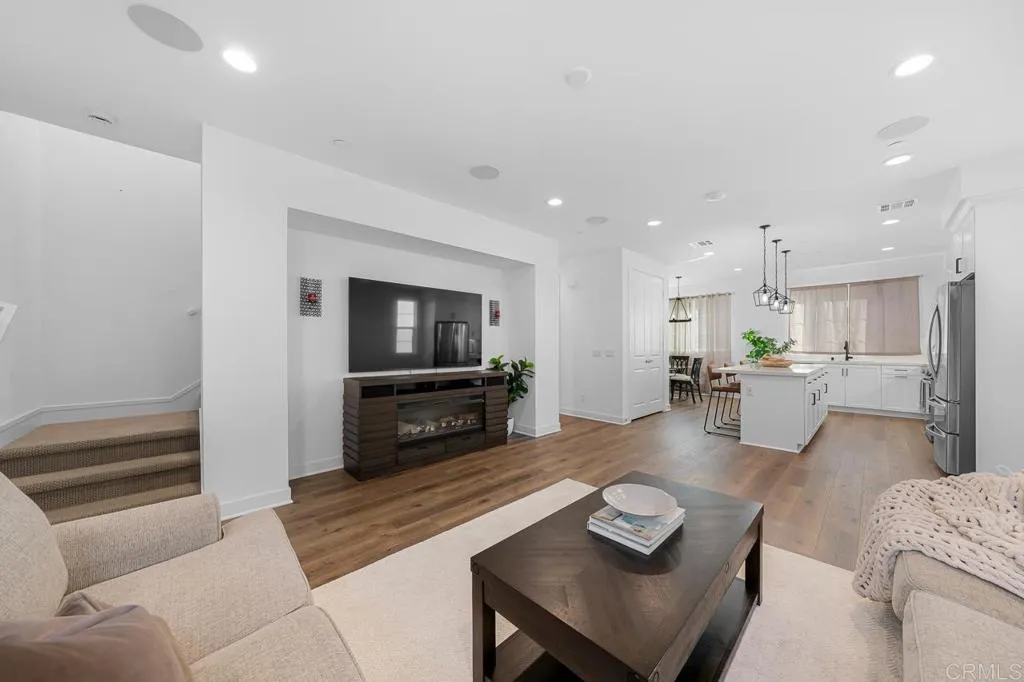 https://cdn.realtyfeed.com/cdn/127/306539785/3f2672ef0f22055bfe57e40ba17298bf.webp