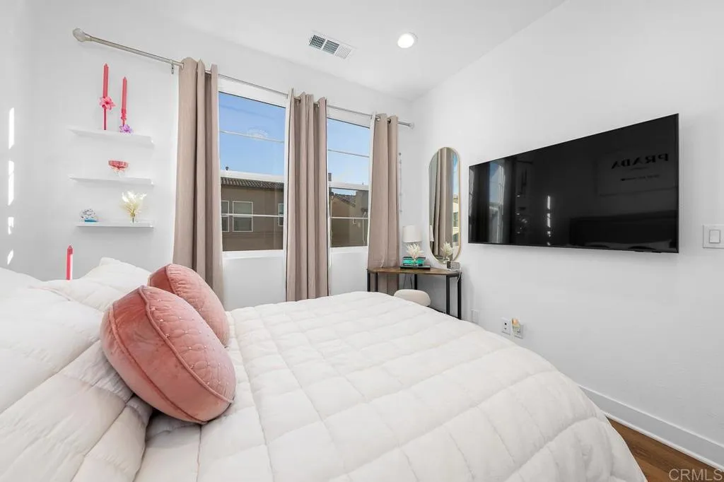 https://cdn.realtyfeed.com/cdn/127/306539785/ee134a9652a501692e971222291d76b5.webp