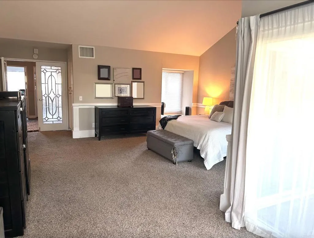 https://cdn.realtyfeed.com/cdn/127/306539827/771490d08c8f786e8ea96694716b0411.webp