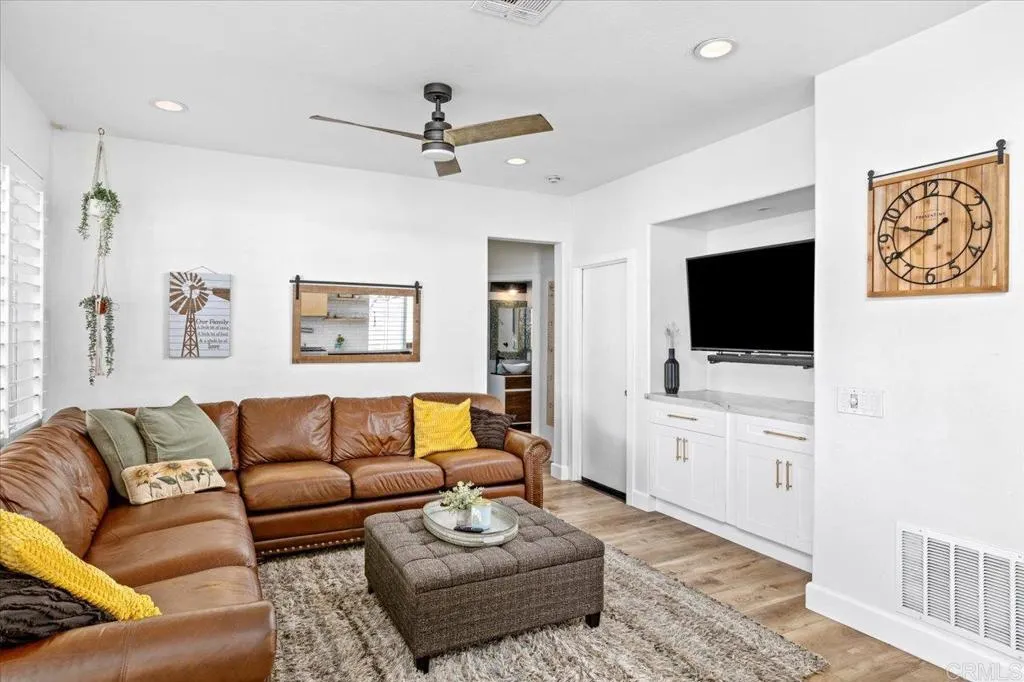 https://cdn.realtyfeed.com/cdn/127/306539832/dad53ec2836b286dd19d1bf257706f4c.webp
