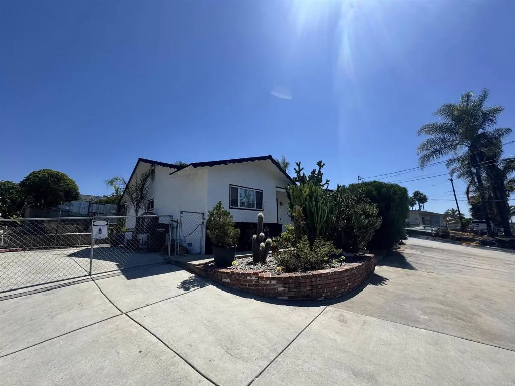 https://cdn.realtyfeed.com/cdn/127/306539835/9518fb967eb3bbe88c336851ca5511c9.webp