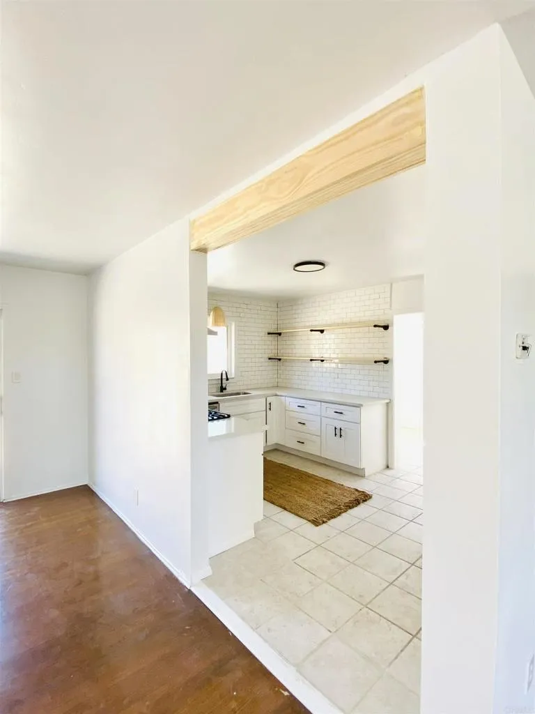 https://cdn.realtyfeed.com/cdn/127/306539835/c5b648f30ad8a5facb2e3b636b3575f2.webp