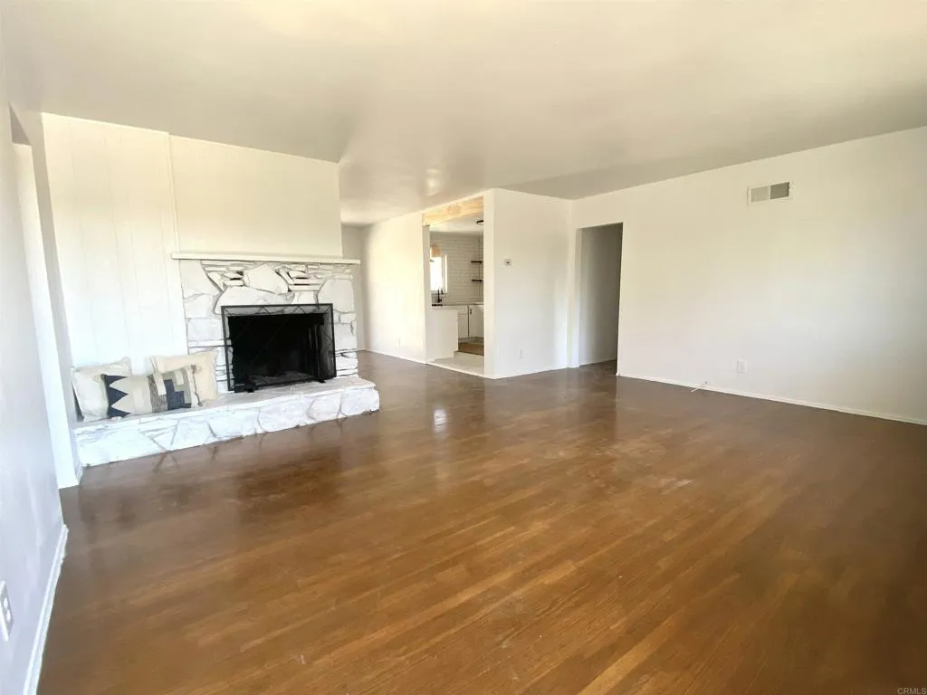 https://cdn.realtyfeed.com/cdn/127/306539835/cad7d7e09c14b328fd3e621c251abd71.webp