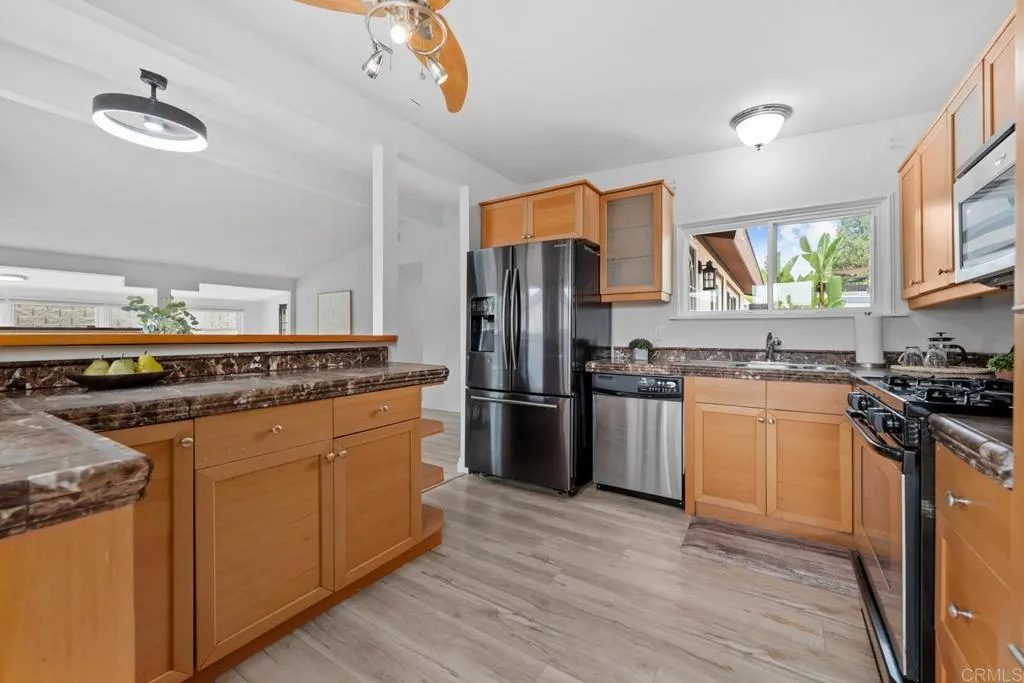 https://cdn.realtyfeed.com/cdn/127/306539890/de2690c0b46b2309ec525415b724c9cc.webp