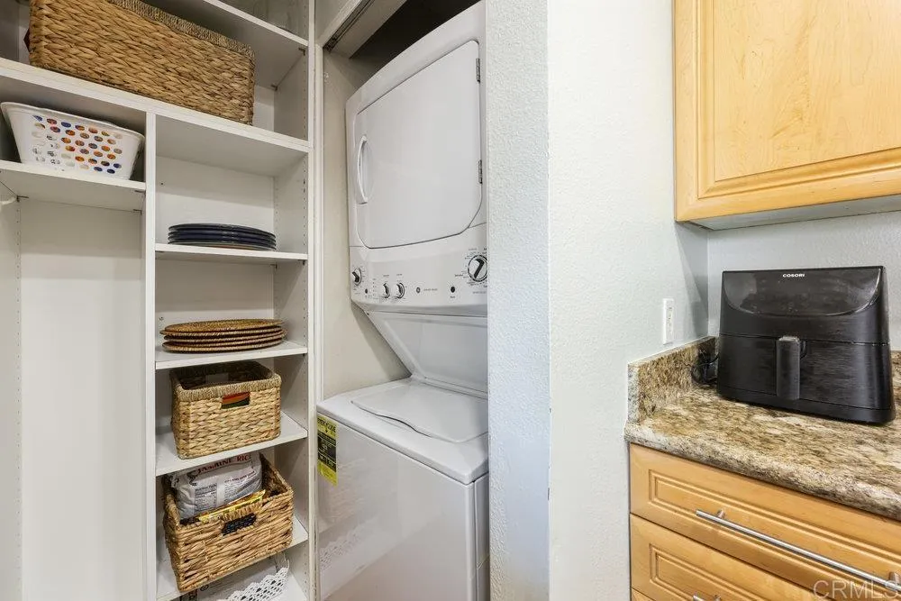 https://cdn.realtyfeed.com/cdn/127/306539899/968a99a578bc7ac45aa35b45c869f702.webp