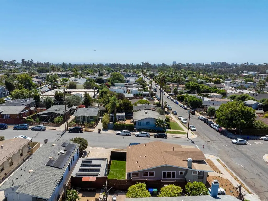 https://cdn.realtyfeed.com/cdn/127/306539910/0e241c5dfaf591b8a3d2a0c103efb78b.webp