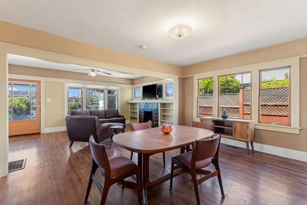 https://cdn.realtyfeed.com/cdn/127/306539910/3421dba9a1706eeed6e3b47a8d6b1a4c.webp
