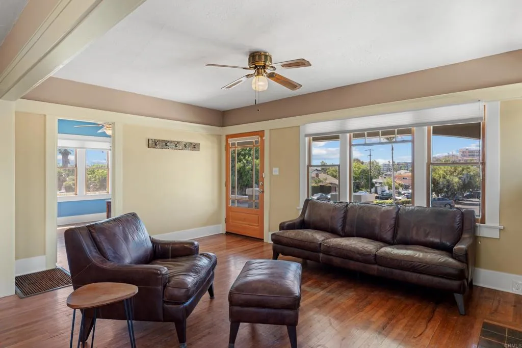 https://cdn.realtyfeed.com/cdn/127/306539910/ab0a17ac2e39ca0d9a8a3b05adf76d58.webp