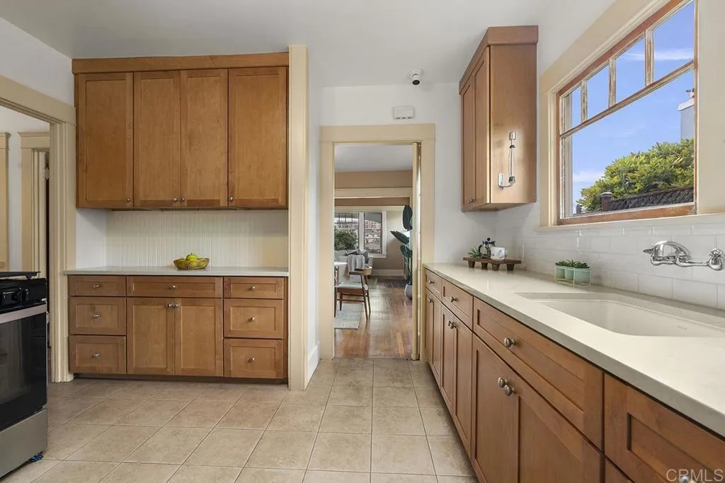 https://cdn.realtyfeed.com/cdn/127/306539910/b5e05ef7792cc4da20d92716af1a8b8b.webp
