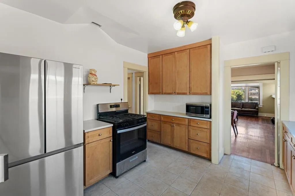 https://cdn.realtyfeed.com/cdn/127/306539910/de96f4c9dbb72c0d9d5df9d986ef7ea8.webp