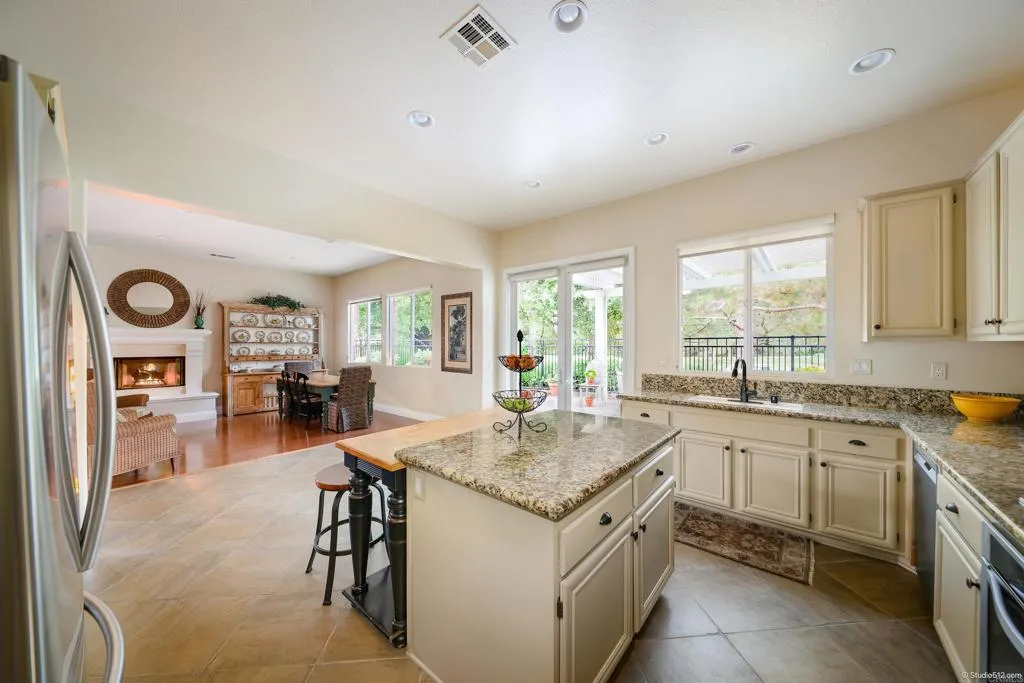 https://cdn.realtyfeed.com/cdn/127/306539913/2d50eff8cdc3aacc704b2dd86f99cb5c.webp