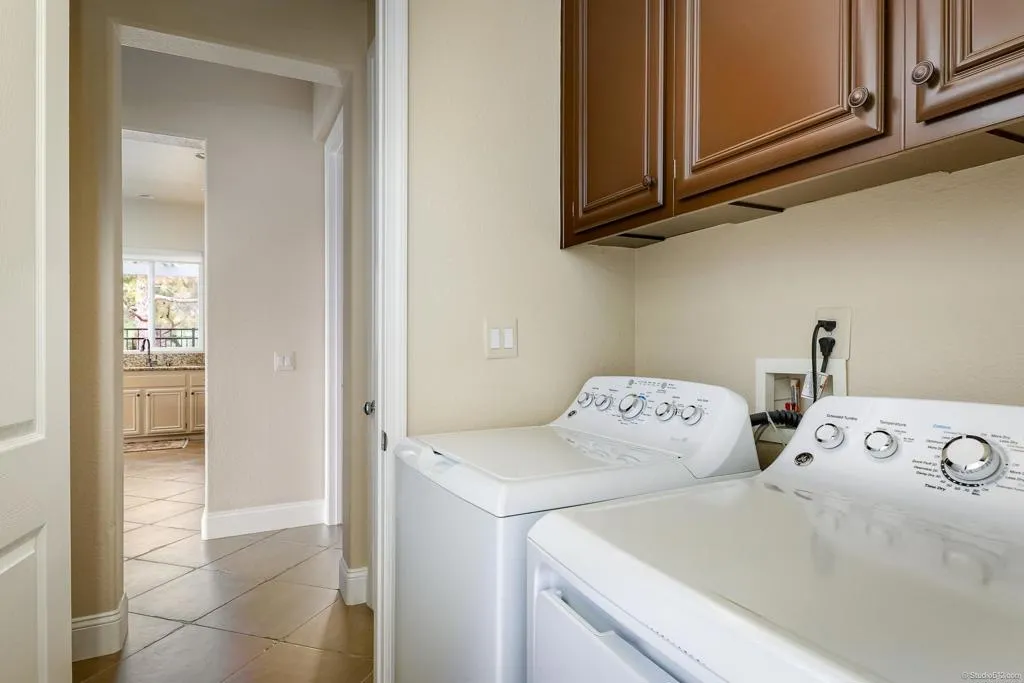 https://cdn.realtyfeed.com/cdn/127/306539913/6dfcb1369c46b05f8c40a36909271c28.webp