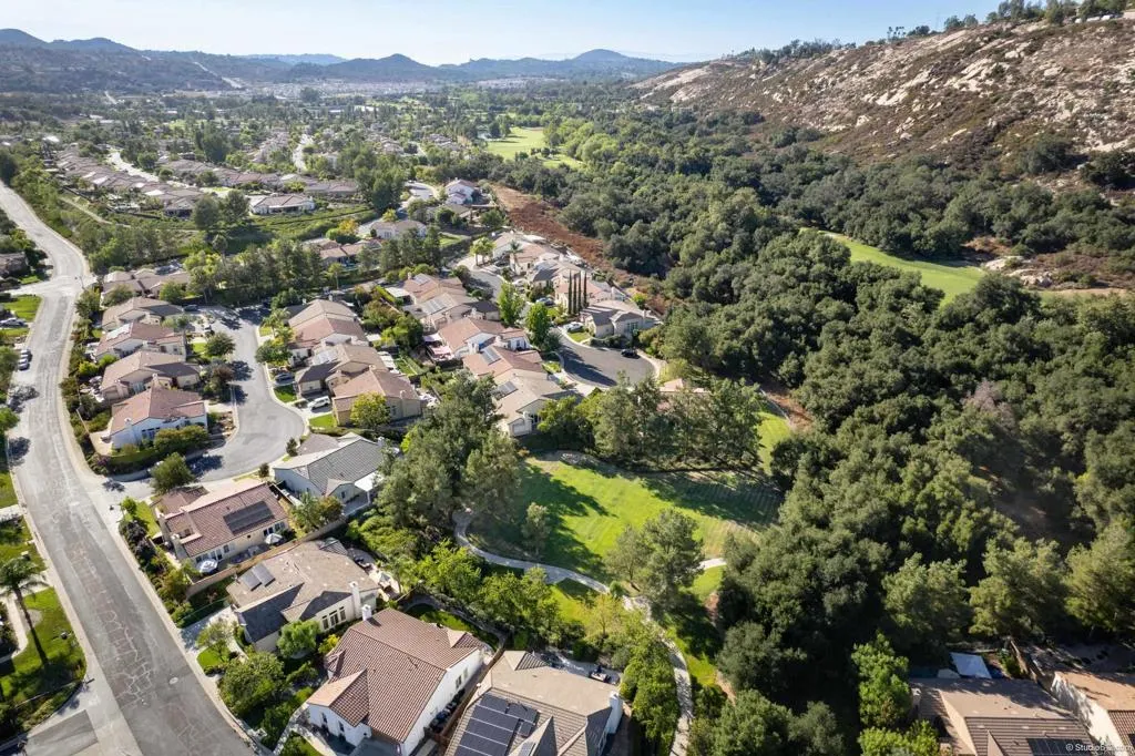 https://cdn.realtyfeed.com/cdn/127/306539913/b95de182f2818cf9c0a5e01db411c5d0.webp