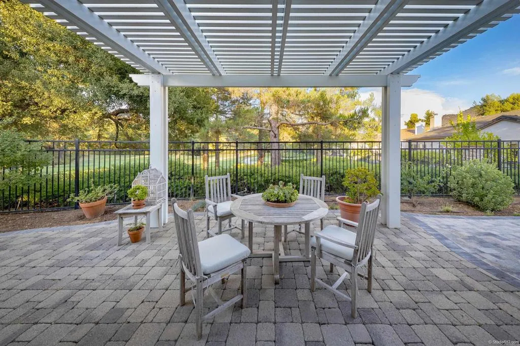 https://cdn.realtyfeed.com/cdn/127/306539913/c4d3f2f279bb8edb3ec4034ed64d3e17.webp