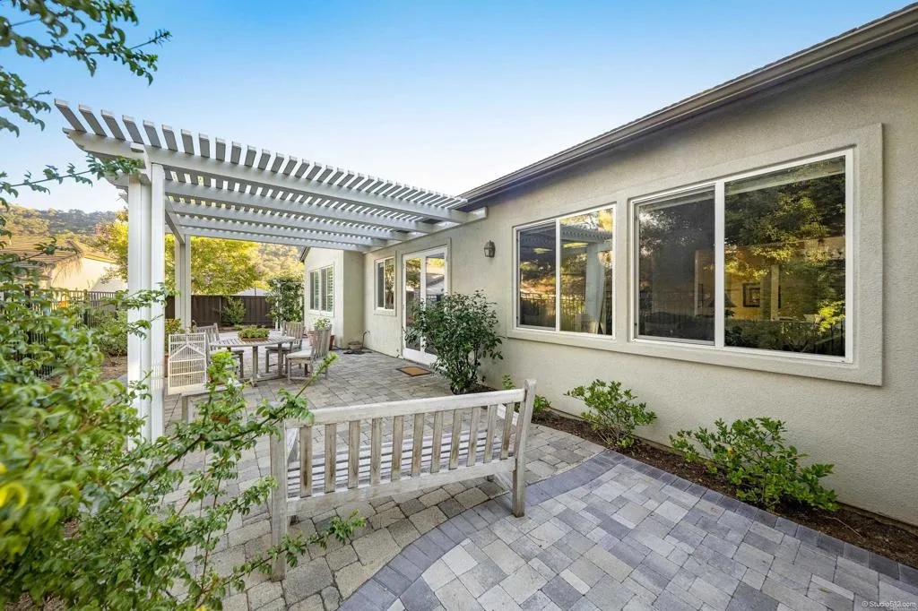 https://cdn.realtyfeed.com/cdn/127/306539913/fe31d80c5a77a8609aacc50ebdd19986.webp