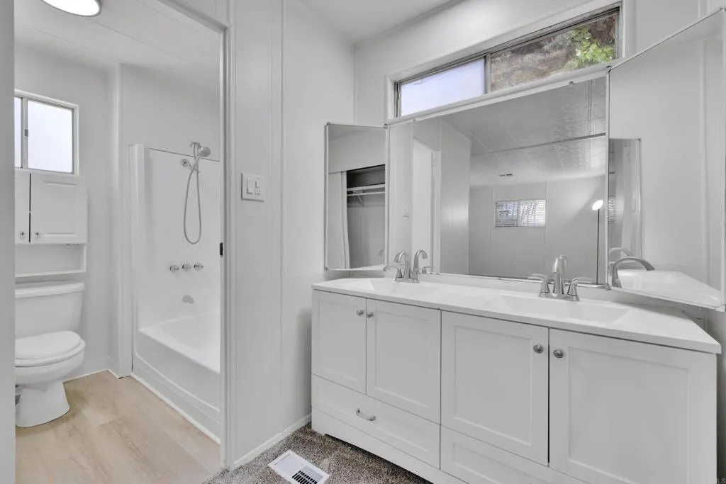 https://cdn.realtyfeed.com/cdn/127/306539919/18ddbf1aa037fd51be8b405b863d96ad.webp