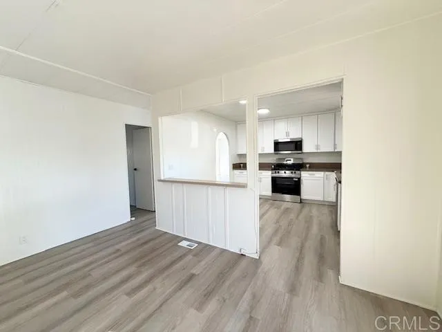 https://cdn.realtyfeed.com/cdn/127/306539919/4093c7c5fd353368e7d537f537e39e3b.webp