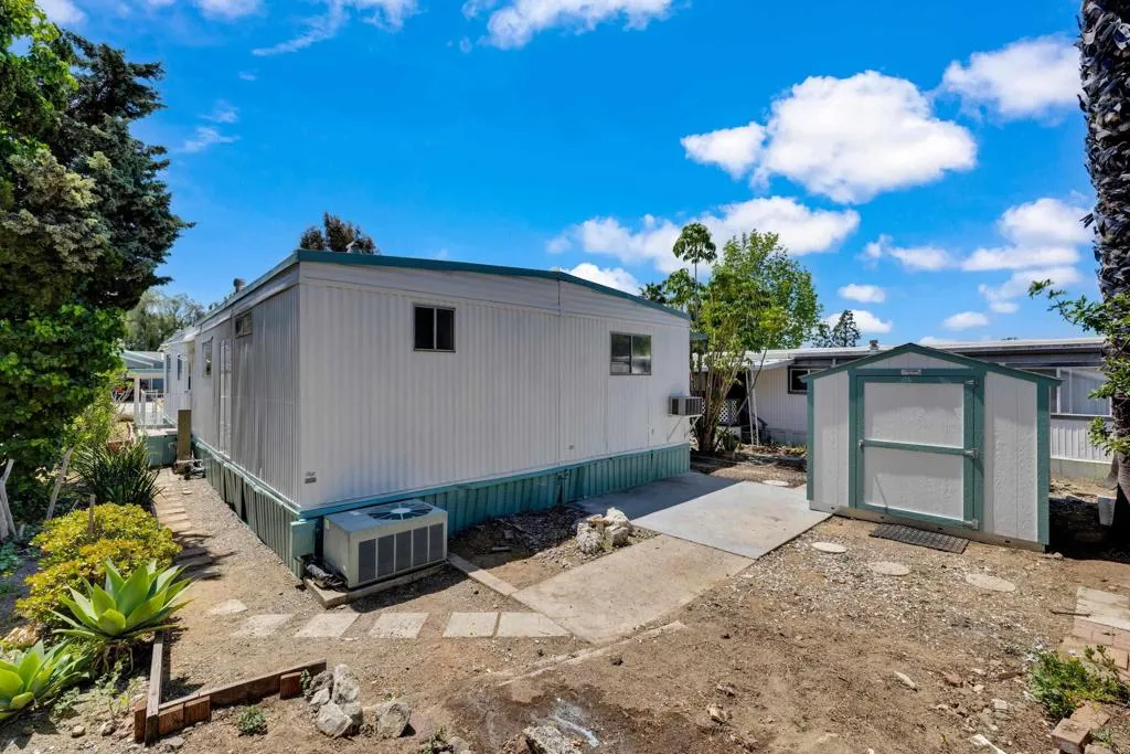 https://cdn.realtyfeed.com/cdn/127/306539919/72975ff4abaf94f9a51b5451f8b13c36.webp