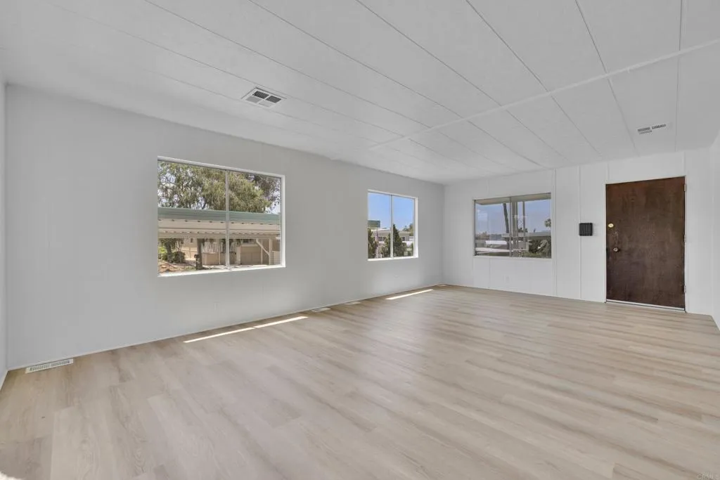 https://cdn.realtyfeed.com/cdn/127/306539919/bb02001dea4c1ff6ac70e05e8508218c.webp