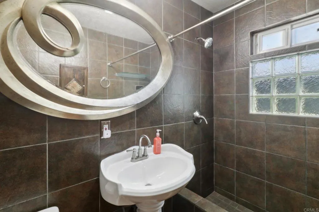 https://cdn.realtyfeed.com/cdn/127/306539920/cf149e6b64e5cd4b7e7b6caaa3ea557a.webp