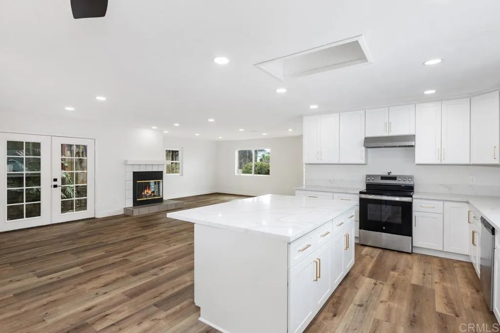 https://cdn.realtyfeed.com/cdn/127/306539954/92331c10532d32eca81bb57e7b8d4a9b.webp