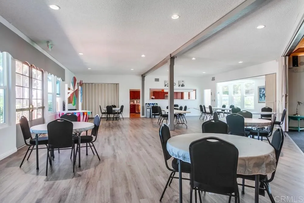 https://cdn.realtyfeed.com/cdn/127/306540015/0b19c35ccd733c6fff48123d323656ce.webp