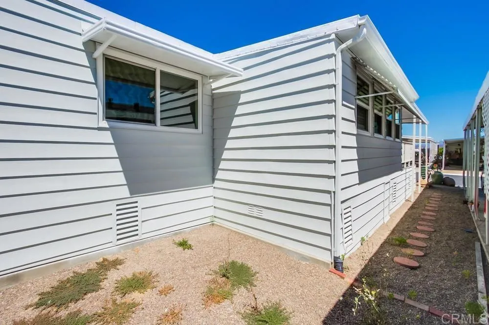 https://cdn.realtyfeed.com/cdn/127/306540015/4ef1a63cecded3c0781eac289a237e8c.webp