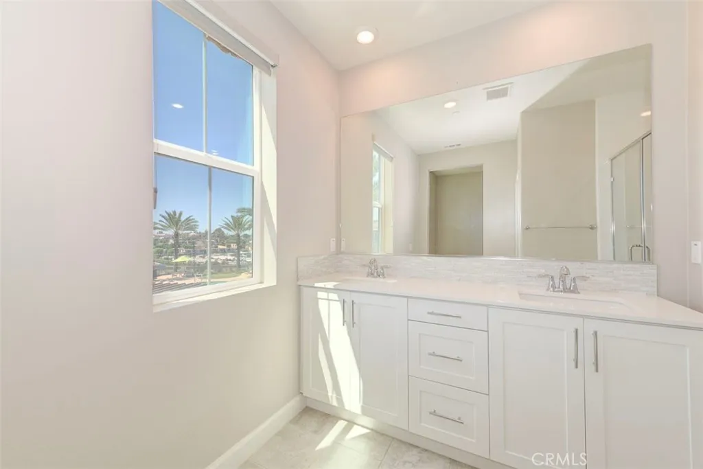 https://cdn.realtyfeed.com/cdn/127/306540016/9decee633b7f81dd6283619d9d88c68c.webp