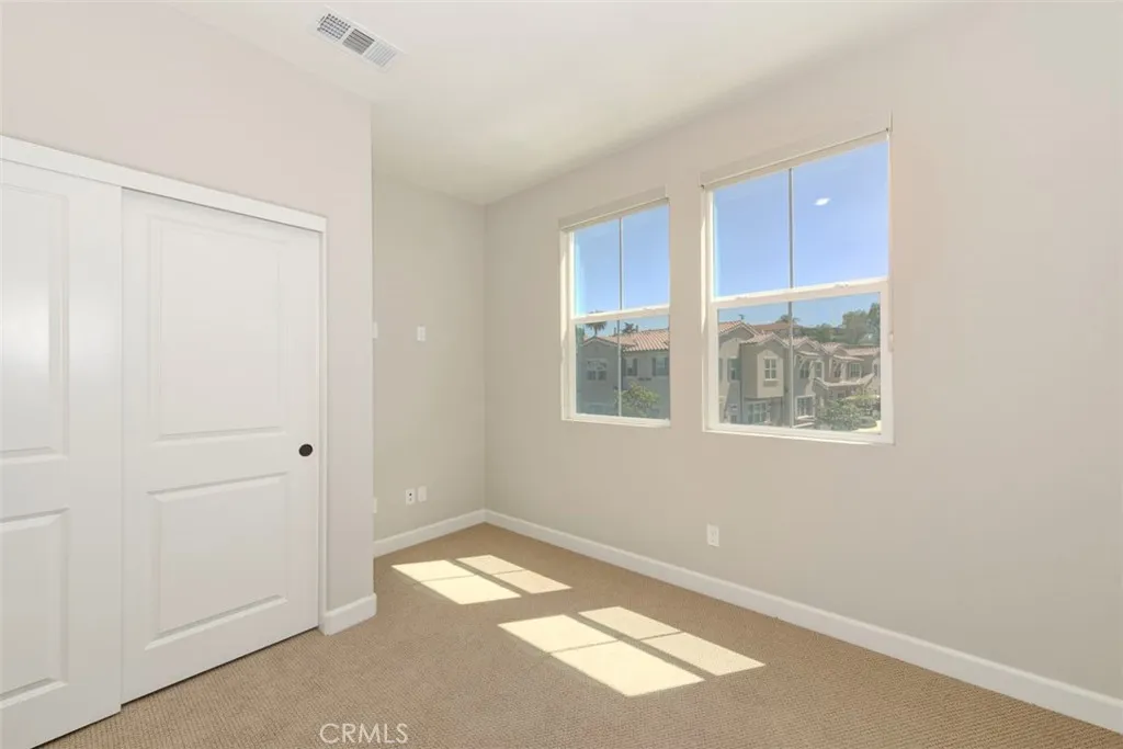 https://cdn.realtyfeed.com/cdn/127/306540016/c92619618143b922e62985898f4ffac3.webp
