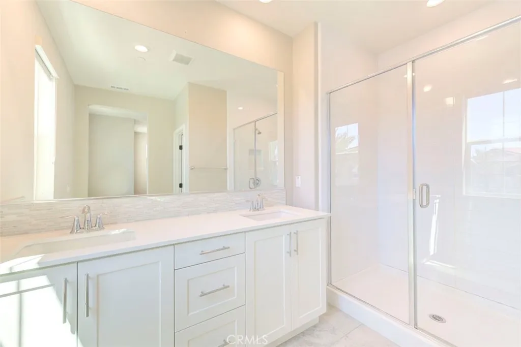 https://cdn.realtyfeed.com/cdn/127/306540016/cd9a03ffc3179ecc3ed431513673ad9c.webp
