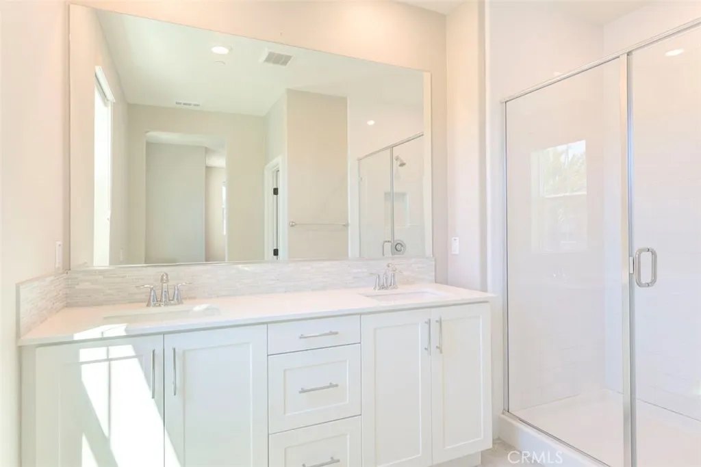 https://cdn.realtyfeed.com/cdn/127/306540016/d1af38616ad5a7eab9adcc7cf404e746.webp