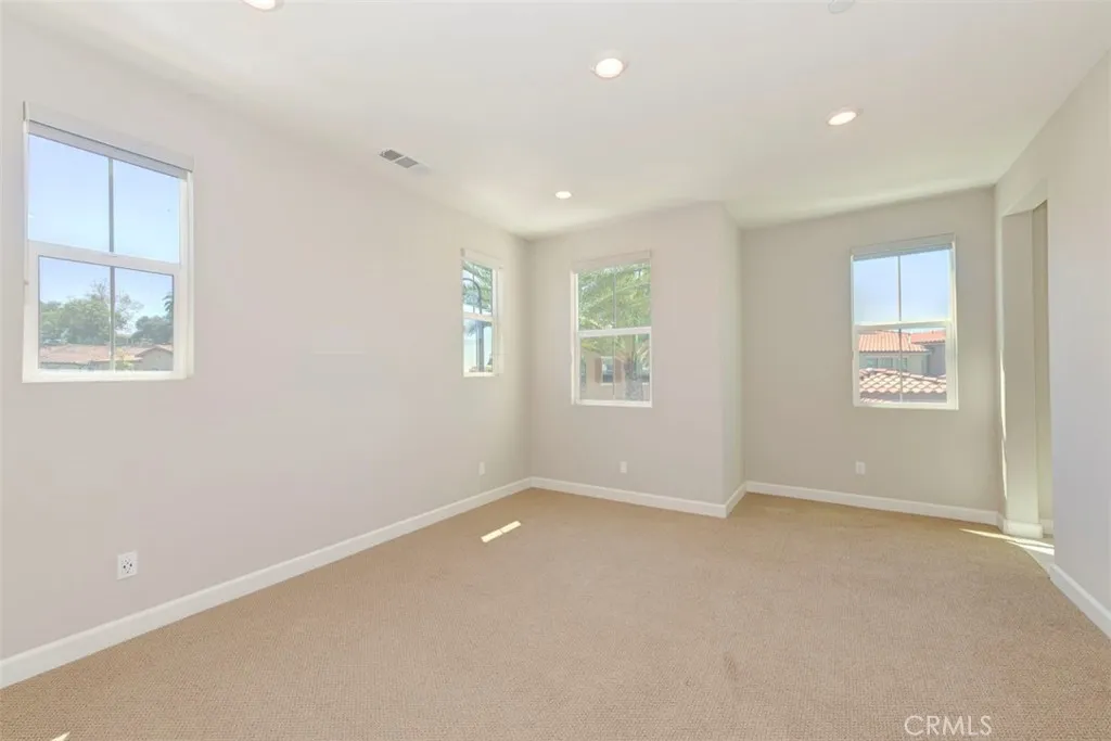 https://cdn.realtyfeed.com/cdn/127/306540016/eef2e276e5867e8b91257a881f096d00.webp