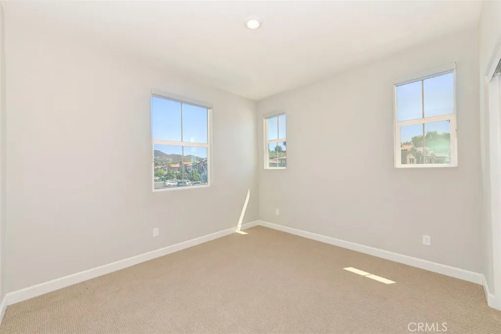 https://cdn.realtyfeed.com/cdn/127/306540016/f4e46a9c4b7d9b75c5b8d94a513b37c5.webp