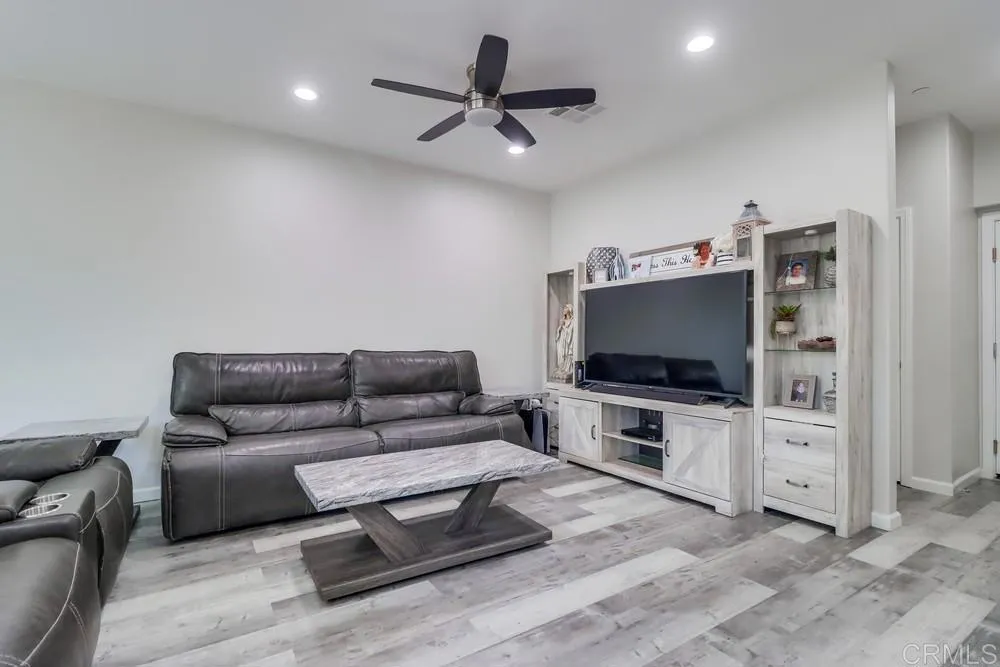 Photo #8: PTP2506916 Listing: Photo #8