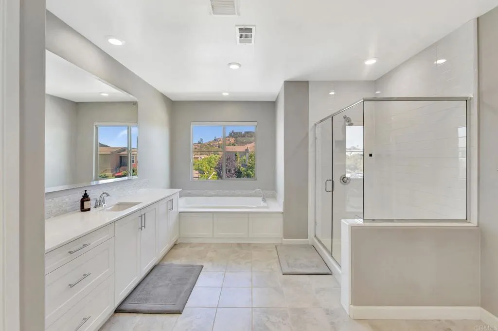 https://cdn.realtyfeed.com/cdn/127/306540050/cfcb3b316c724df31ff9e1bc2f21abdf.webp