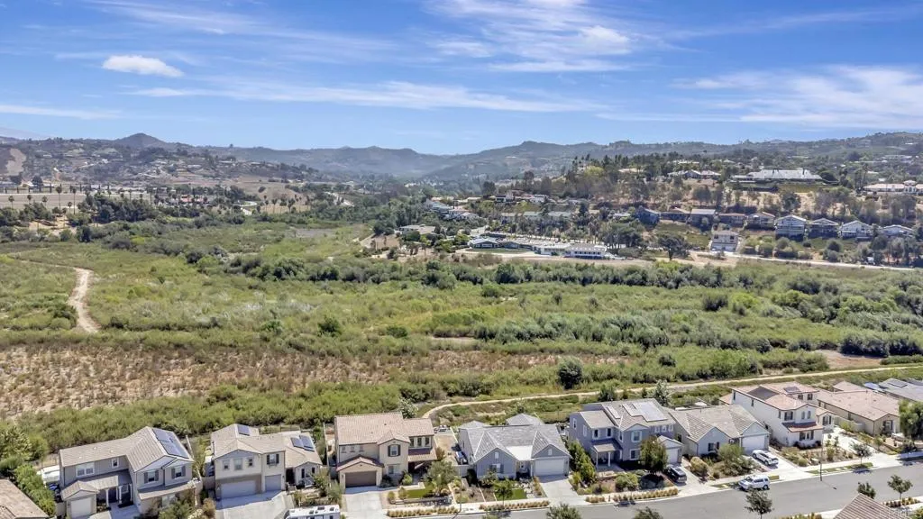 https://cdn.realtyfeed.com/cdn/127/306540109/ef52f601b0342b40cd2b63c30cee4684.webp