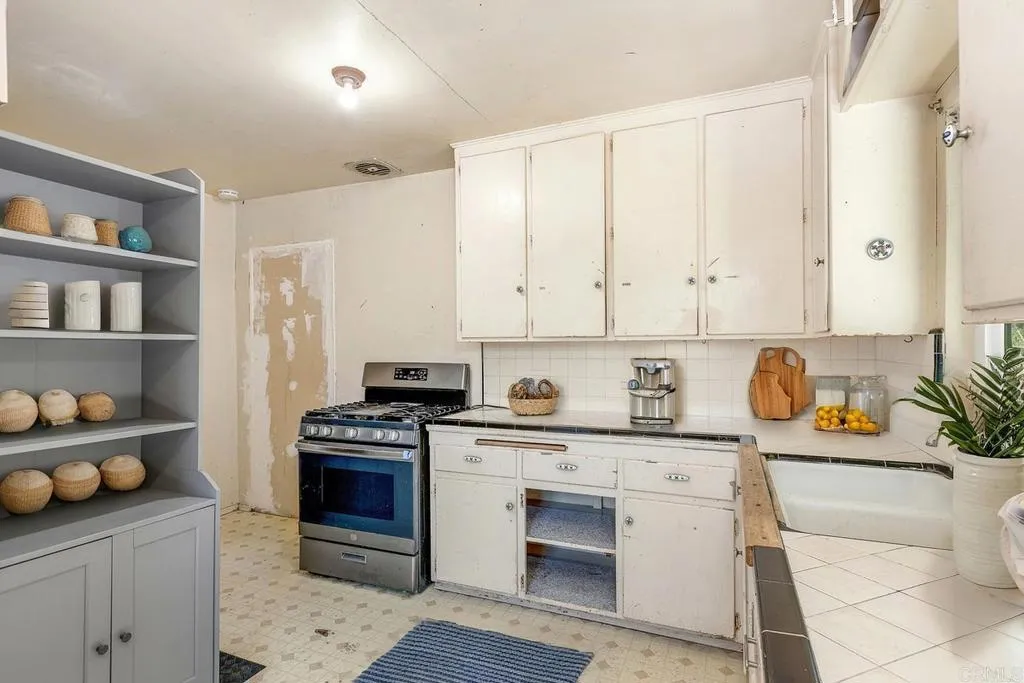 https://cdn.realtyfeed.com/cdn/127/306540114/392ca8f9e49d7ecebbe871fce1c27f6a.webp