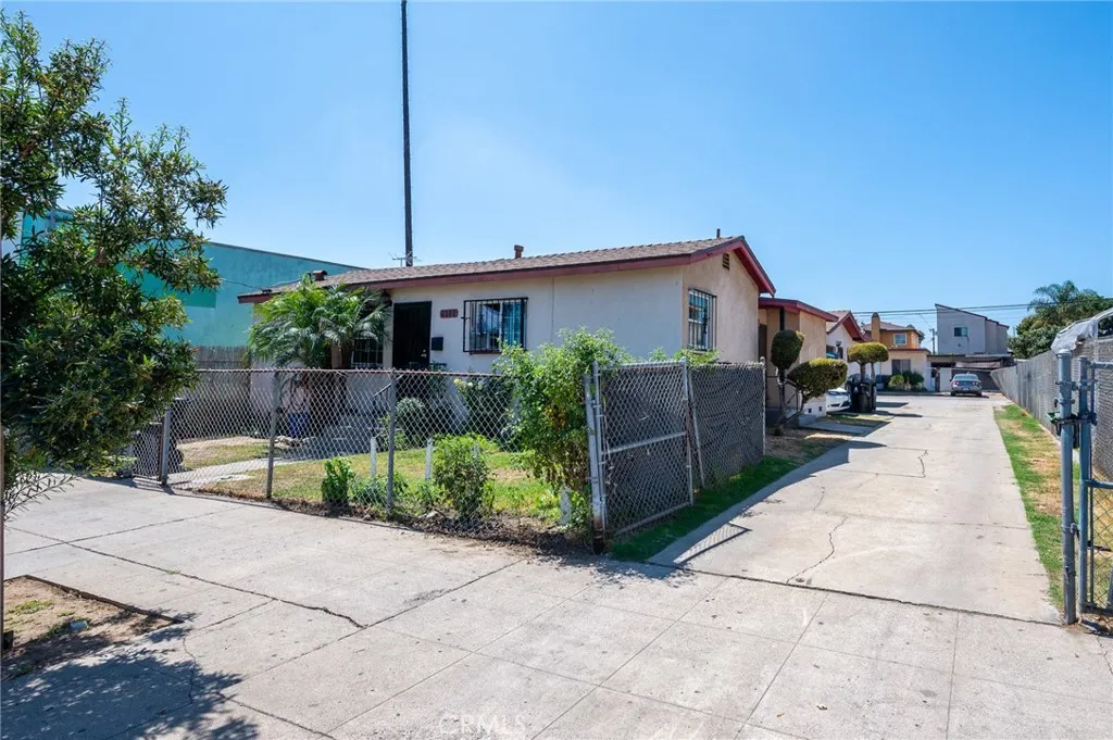1011 N Wilmington Boulevard, Wilmington, CA 90744 - Photo 4 of 13, Wilmington, CA