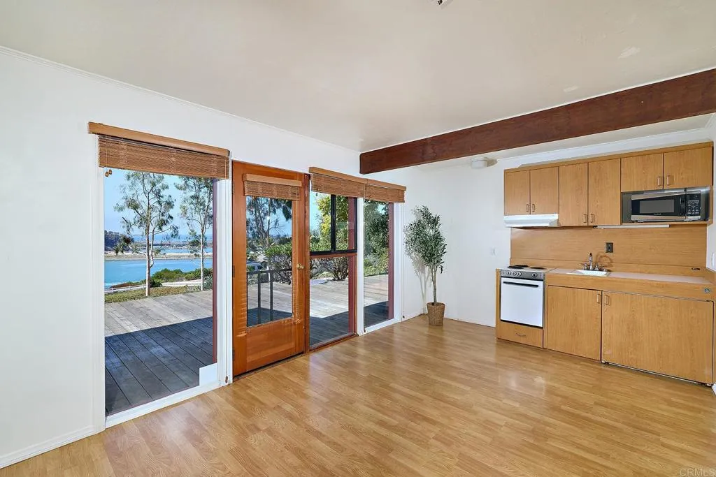 https://cdn.realtyfeed.com/cdn/127/306540267/57d96fa6eb1e9a4330ff7d7b6a84a6a5.webp
