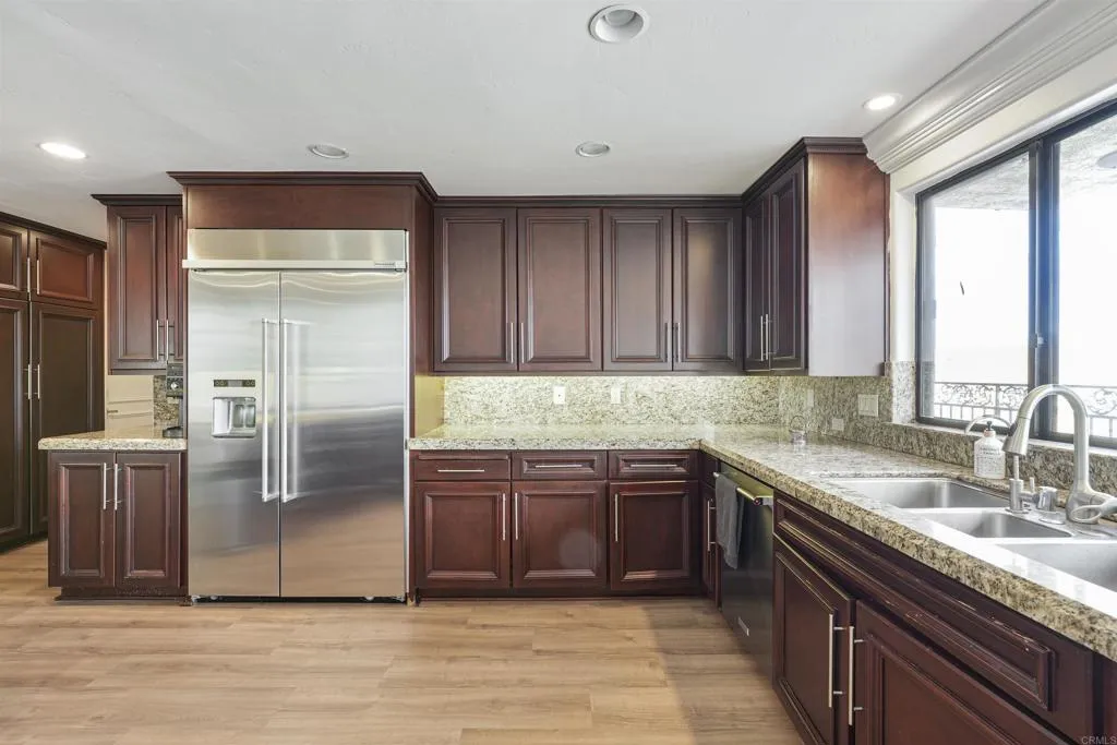 https://cdn.realtyfeed.com/cdn/127/306540270/16b6f4e891448c5bb5840bf1eaaf7fae.webp