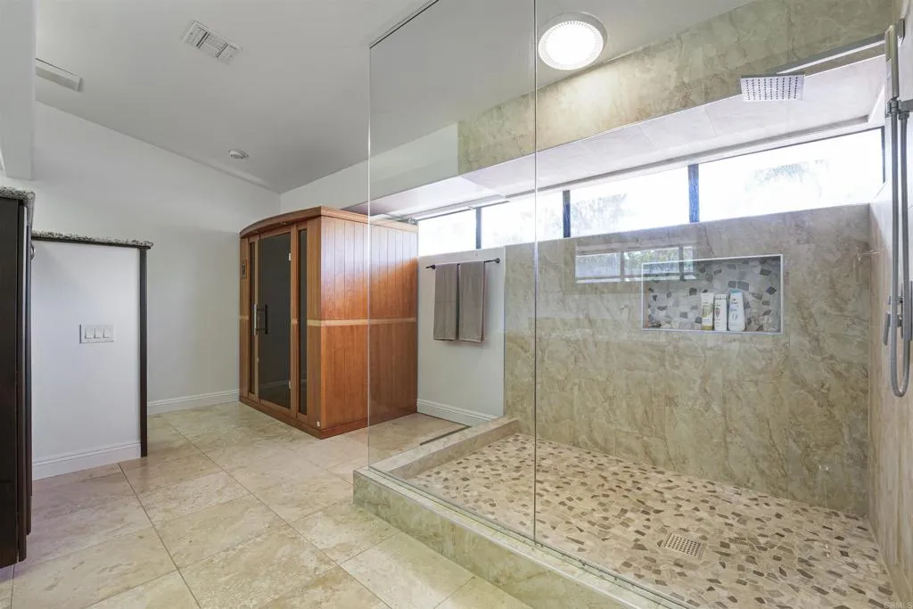 https://cdn.realtyfeed.com/cdn/127/306540270/1e0b2efb44cd759b26feee73f1b636a3.webp