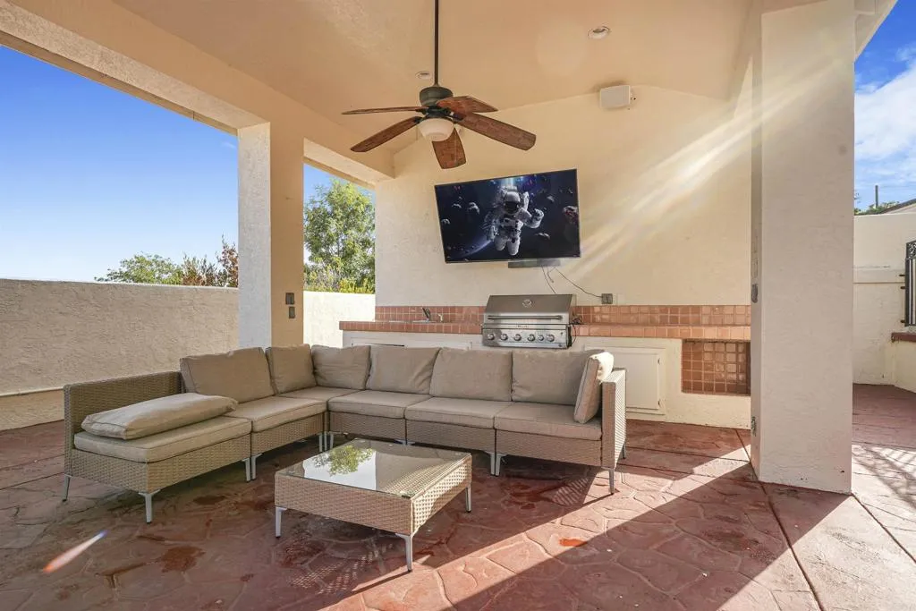 https://cdn.realtyfeed.com/cdn/127/306540270/51a7ecea193a418cb035279d12148c44.webp