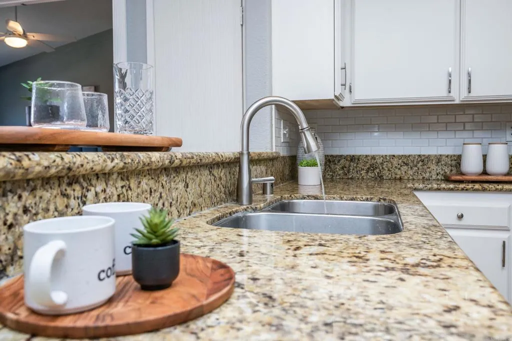 https://cdn.realtyfeed.com/cdn/127/306540296/a10cdbd3f8f94ea3a3394342adf89620.webp