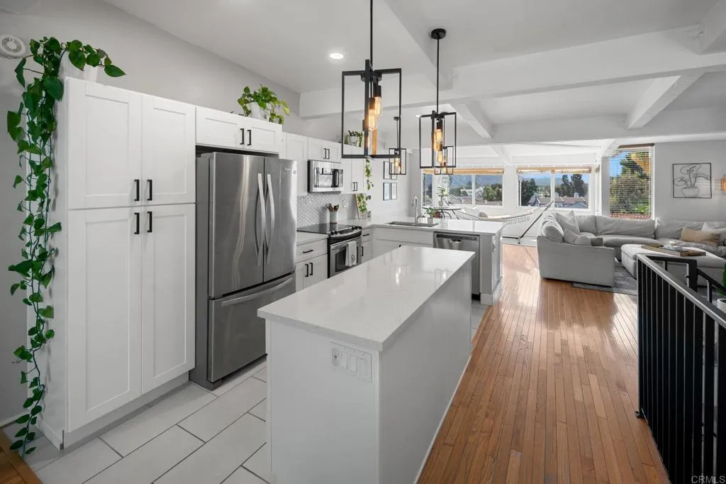 https://cdn.realtyfeed.com/cdn/127/306540486/3d4ac4e4aba0918d6d8536975a91f03f.webp