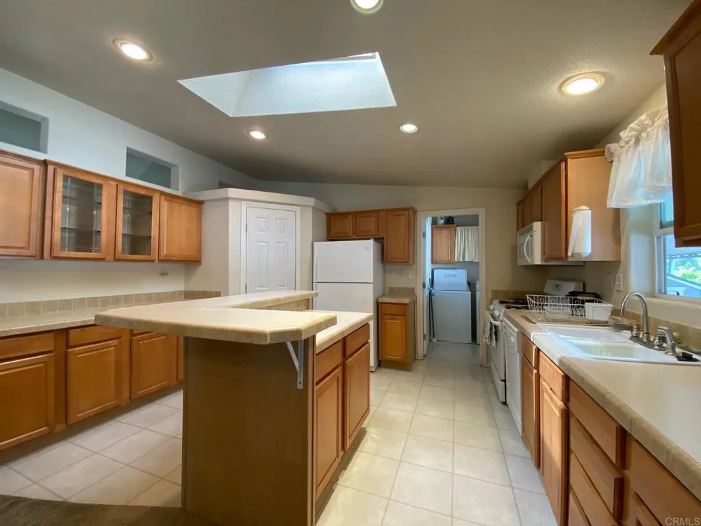 https://cdn.realtyfeed.com/cdn/127/306540532/8e1c49e2f4b8fa7e7b3b75cadd83e05e.webp